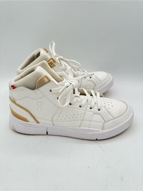 On running The Roger Clubhouse Mid White Sand Women’s Tennis Sneakers Size 8